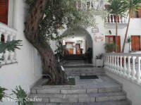photo of the main entrance to P.Vergos studios in Parga 