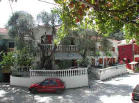 photo of the main entrance to P.Vergos studios in Parga 